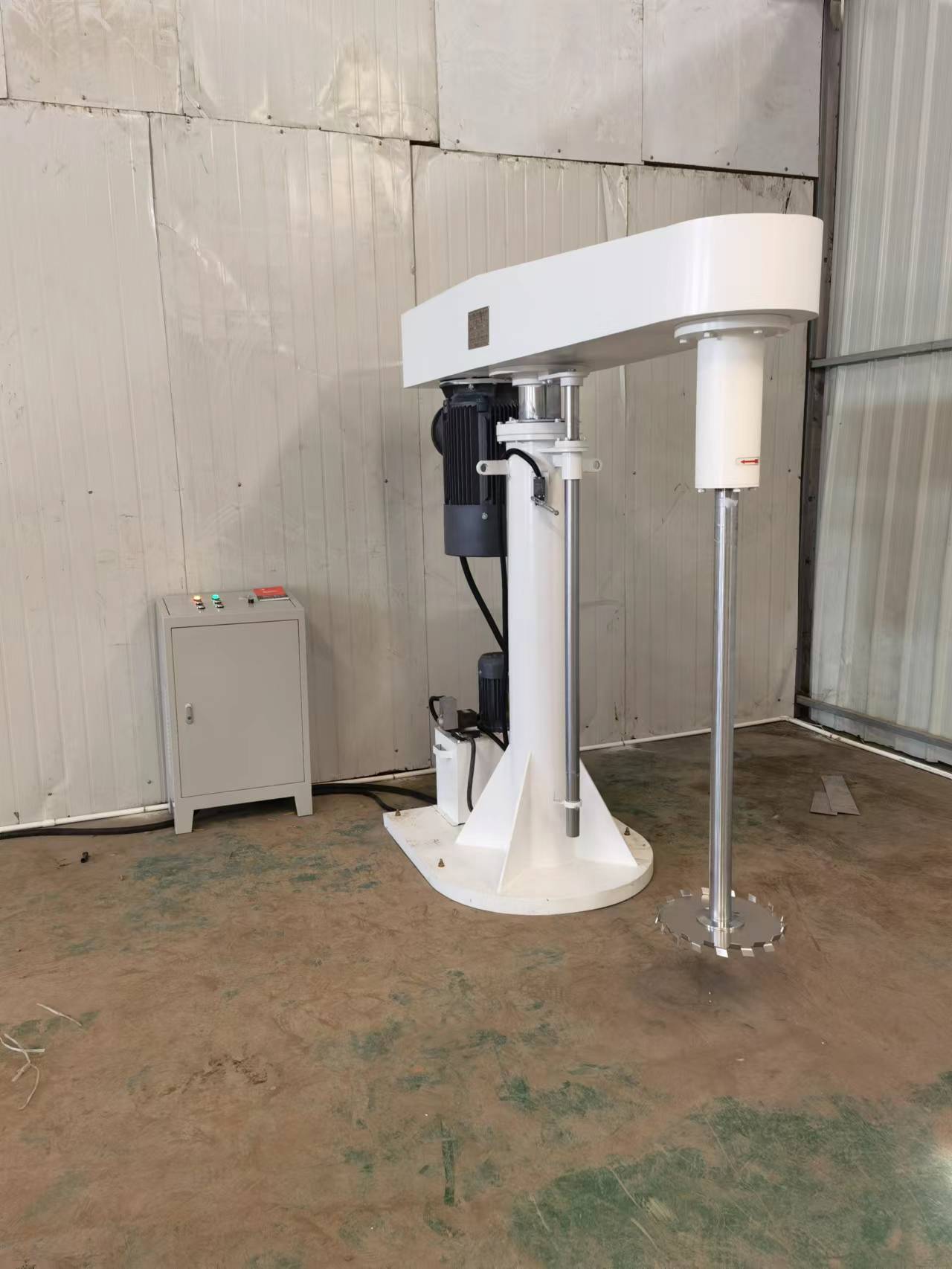 變頻化工級涂料分散設備與攪拌機的區別