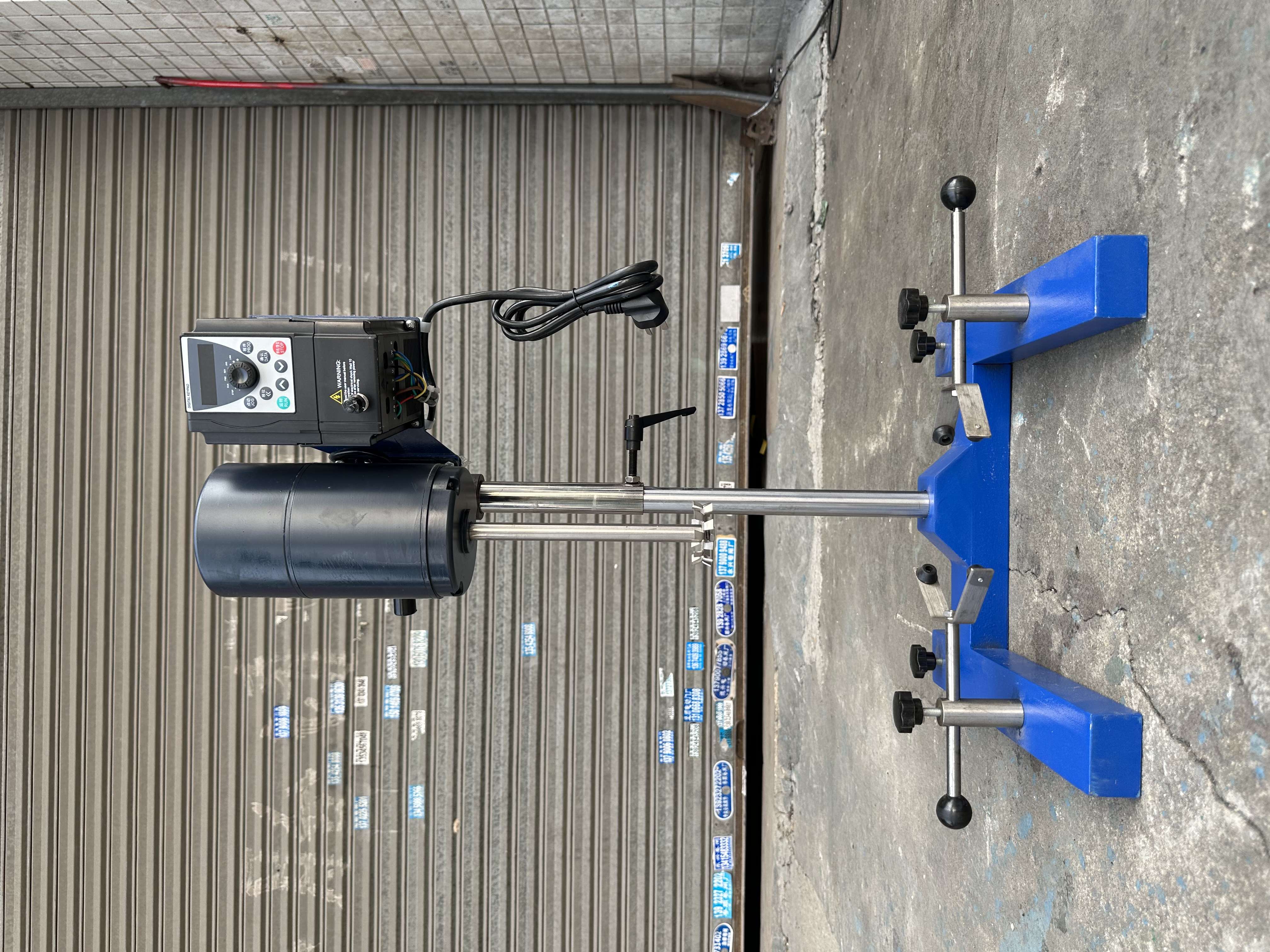 在使用實(shí)驗(yàn)室分散機(jī)的過程中應(yīng)注意的事項(xiàng)？(圖1)